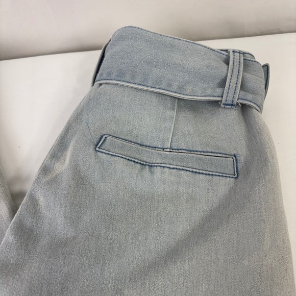 A Calin By Flying Tomato Light Wash Denim Belted Flare Jeans Size S (26x30.5) - Picture 2 of 12